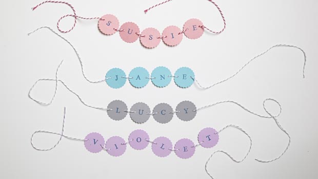 Gift tags with cirlces and names