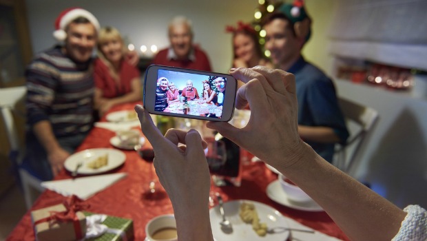 7 Expert Tips to Survive the Holidays With Your Dysfunctional Family