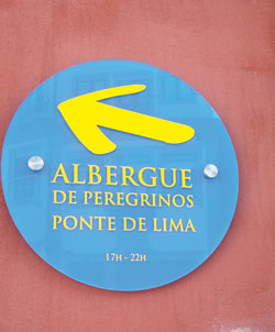 Albergue sign